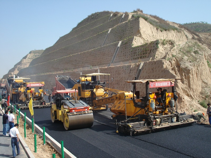 1728897513162082.jpg 6青銀線吳堡至子洲高速施工現場_proc.jpg